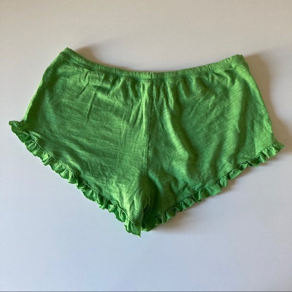 VICTORIAS SECRET RUFFLE SHORTS - Picture 3 of 3